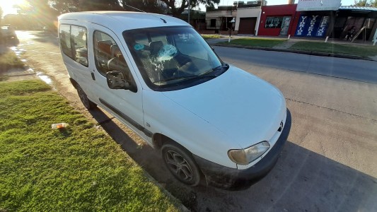 Relatos salvajes: Destrozó un auto con un bate de béisbol