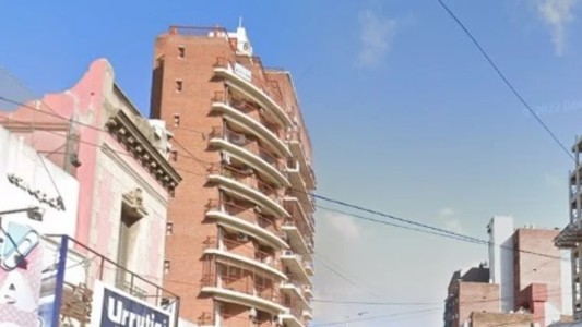 Murió una joven al caer de un quinto piso: "Le dio un ataque", afirmó su novio