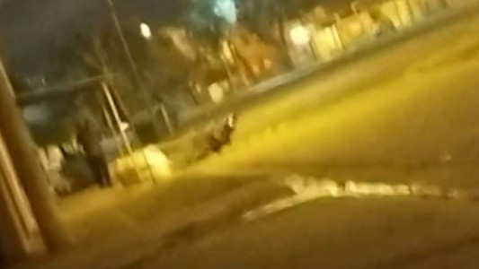 Brutal ataque en Rosario: un joven fue acribillado a balazos y se encuentra en estado crítico