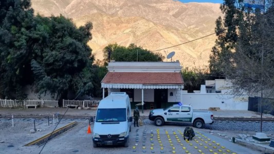 Secuestran 149 kilos de cocaína que estaban ocultos en el techo de una camioneta en Jujuy