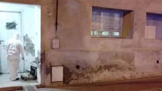 Mata a balazos a su expareja policía delante de sus tres hijos en Azul y se suicida