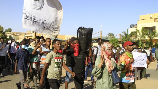 El primer avión de ayuda humanitaria aterrizó en Sudán