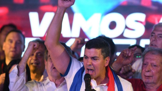 Paraguay: Santiago Peña gana la presidencia y confirma hegemonía de la derecha