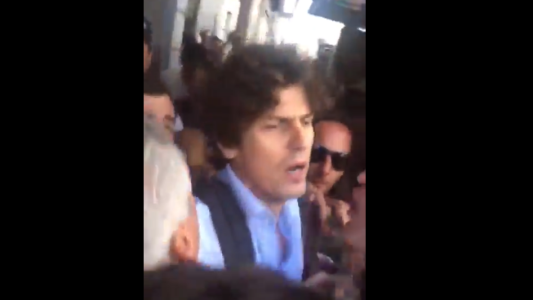 Agredieron a Martín Lousteau durante una protesta