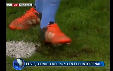 El viejo truco del pozo en el punto penal