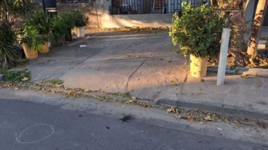 Salió a comprar al kiosco y lo acribillaron de nueve balazos