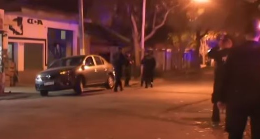 Rosario: acribillaron con una ametralladora a un hombre y balearon a dos empleadas