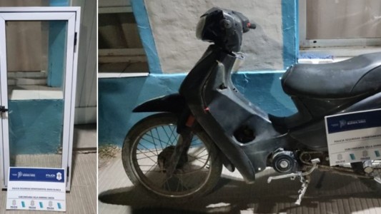 Lo frenaron cuando trasladaba una puerta en una moto: quedó detenido porque el vehículo era robado