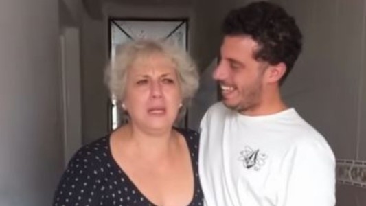 Video: se reencontró con su mamá después de años viviendo en Australia y grabó su reacción