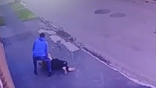 Escapaba de la Policía, se tiró de un tercer piso y se rompió los tobillos