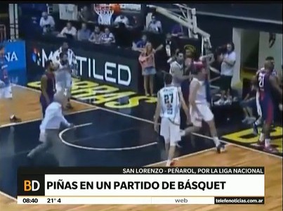 A las piñas en el basquet