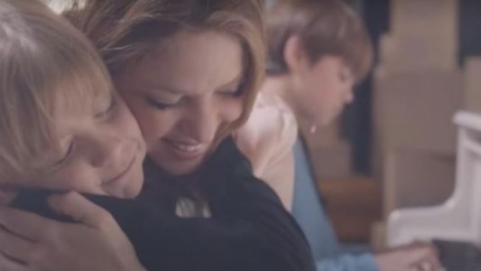 Shakira presentó su nuevo tema con la participación de sus hijos