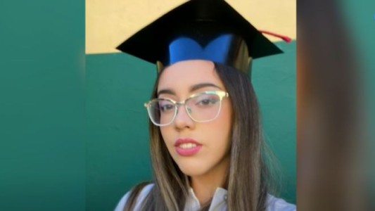 Una joven murió luego de que se le cayera un palo de luz encima en Escobar