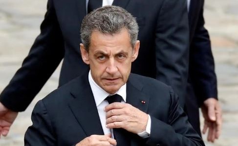 Corrupción en Francia: Nicolás Sarkozy no irá a la cárcel, pero deberá usar una tobillera electrónica
