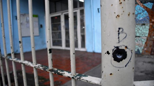 Rosario: balearon otra escuela y crece la preocupación en la comunidad educativa