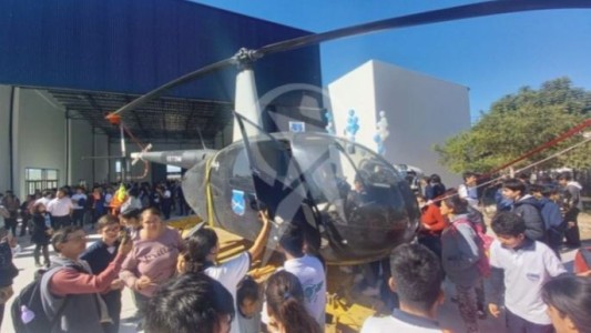 Un helicóptero recuperado del narcotráfico fue cedido a una escuela