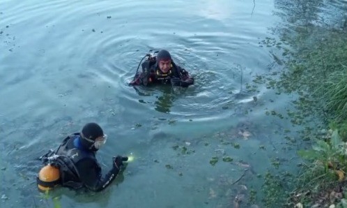 Villa Carlos Paz: un vendedor ambulante se arrojó al Lago San Roque para evadir un control municipal