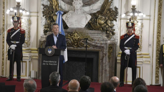 El Gobierno publicó el decreto que prohíbe designar familiares de ministros en el Estado