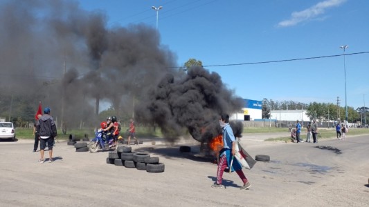 En reclamo de viviendas, cortaron un ingreso a Mar del Plata