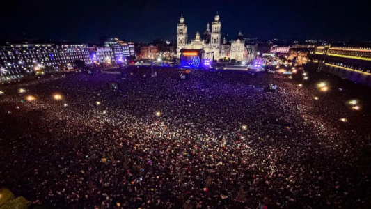 Los Cadillacs baten récord absoluto de público en México al reunir 300.000 personas en el Zócalo