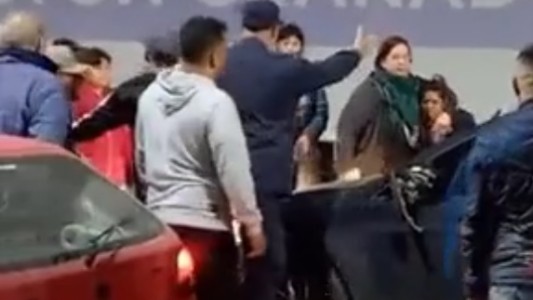 Realizaban un corte para pedir justicia por un nene atropellado y un auto les pasó por arriba