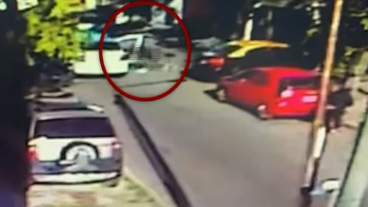 Un delincuente se tiroteó con policías en La Matanza y robó un patrullero para escapar