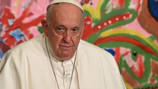 Internaron al papa Francisco para realizarle controles médicos