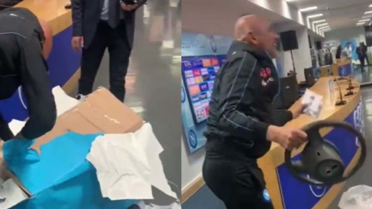 Promesa cumplida: hinchas del Napoli devolvieron el auto que le habían robado al exDT - #FlashChat