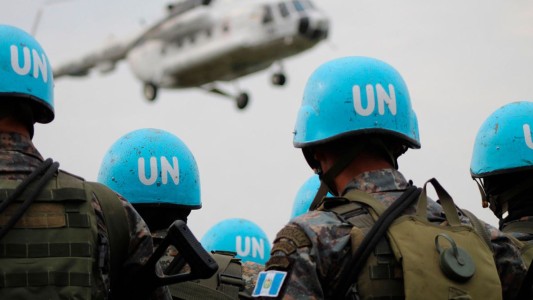 Escándalo en la ONU: repatrían a 60 Cascos Azules de África por denuncias de "abuso sexual"