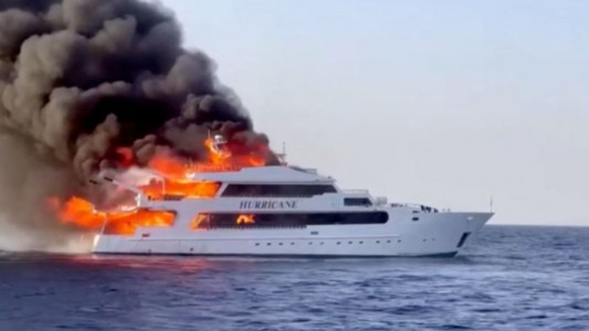 Incendio de un yate en Egipto: tres turistas británicos están desaparecidos
