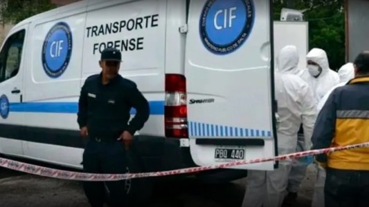 A dos meses de separarse, fue a buscar a su ex, la asesinó y se suicidó delante de sus cuatro hijas