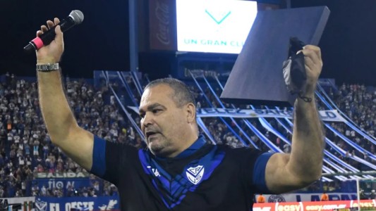 Tras la floja elección en Paraguay, Chilavert se postulará como presidente de Vélez