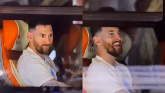 El curioso cartel de un fanático que llamó la atención de Messi y lo hizo explotar en risas