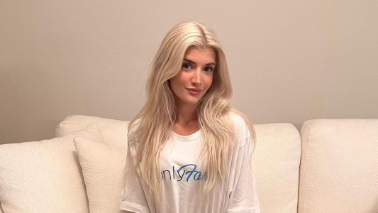 La hija de Charlie Sheen reveló que se gana la vida como trabajadora sexual