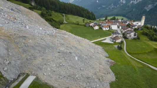 Desprendimiento de rocas: un pueblo se salvó por poco de ser borrado del mapa