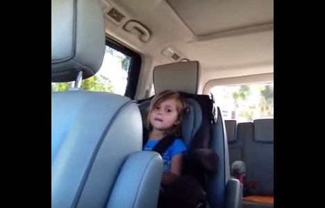 #EsViral: así reaccionó una niña al enterarse que el cantante de Maroon 5 está casado
