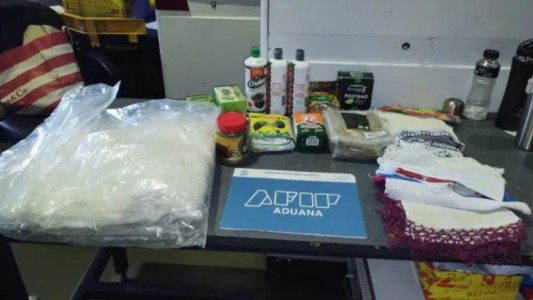 La Aduana secuestró cocaína líquida que iba rumbo a Nueva Zelanda