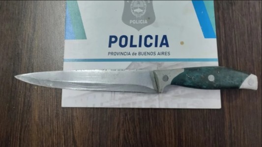 Cumplía arresto domicilario, se arrancó la pulsera magnética y amenazó a la hermana con un cuchillo