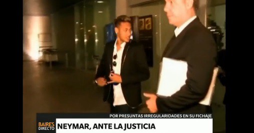 Neymar declaró ante la Justicia por su traspaso al Barcelona
