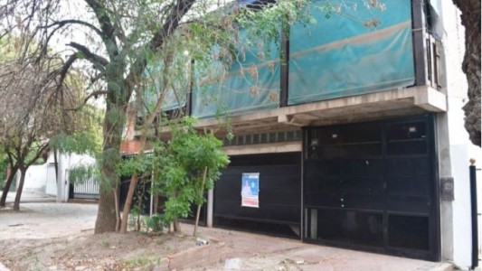 Días después de la desaparición de Cecilia el Clan Sena sacó varios muebles de la casa