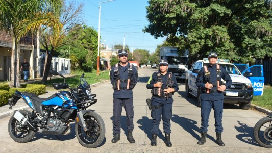 Gendarmes trabajan con un georradar en la casa de los Sena en busca de rastros de Cecilia