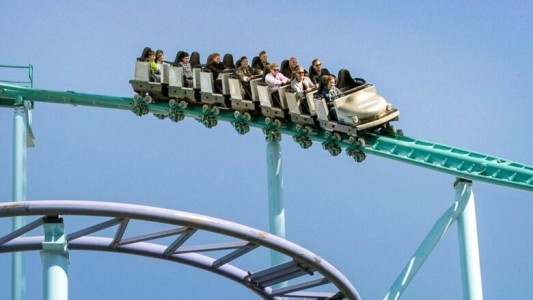 Un muerto y nueve heridos en un descarrilamiento en una montaña rusa de Suecia