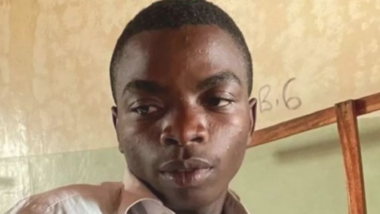 Habló uno de los sobrevivientes de la masacre de Uganda: “Me cubrí con la sangre de mis compañeros”