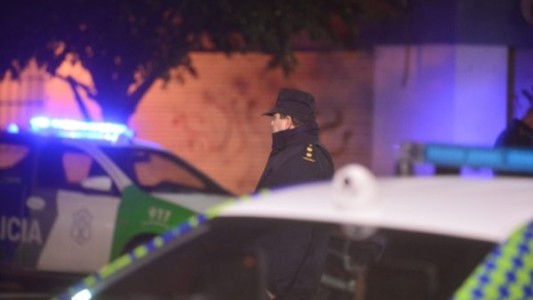 Policía fue a buscar a sus hijos, discutió con su ex, la mató y también asesinó a la hermana