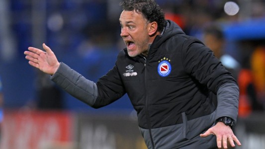 "Tiene que aprender": el mensaje de Milito para un jugador de Argentinos expulsado tras finalizar el partido