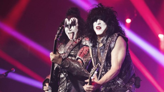 Kiss enloqueció a Murcia con una de las canciones más pegadizas de la Historia - #FlashChat
