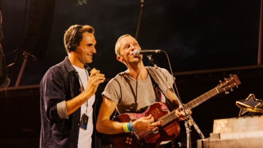 Sorpresa en un recital de Coldplay, con Federer en el escenario