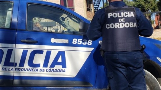Conductor alcoholizado le comió el dedo a un policía en un control