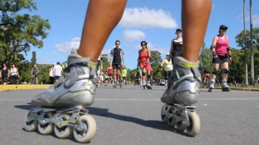 Gualeguaychú: el insólito motivo por el que multaron a un chico que paseaba en la plaza - #FlashChat
