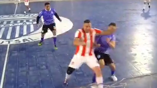 Suspendieron por 10 años a un jugador de futsal por un codazo que dejó a un rival con convulsiones